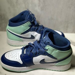 Jordan 1 Mid 6.5Y- fits women 8.5